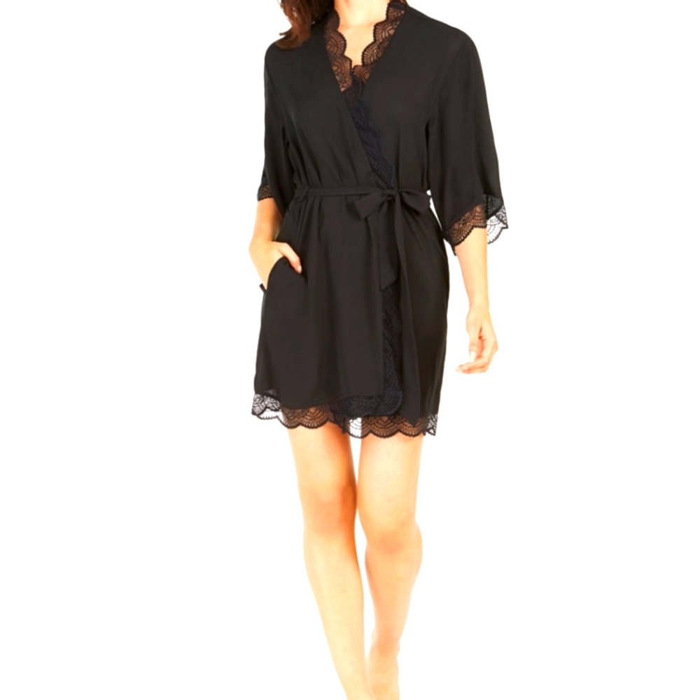 Plus Size Lace Trim Short Robe